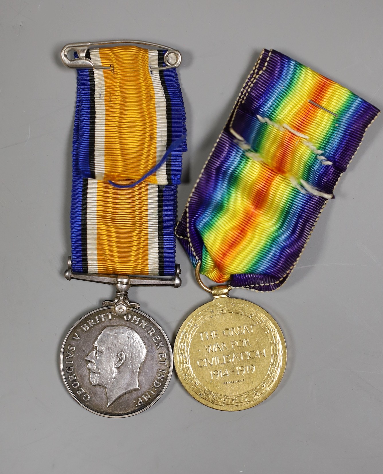 A WWI pair of medals to M.B. 2709 S.V. Cooper. M.M. R.N.V.R.